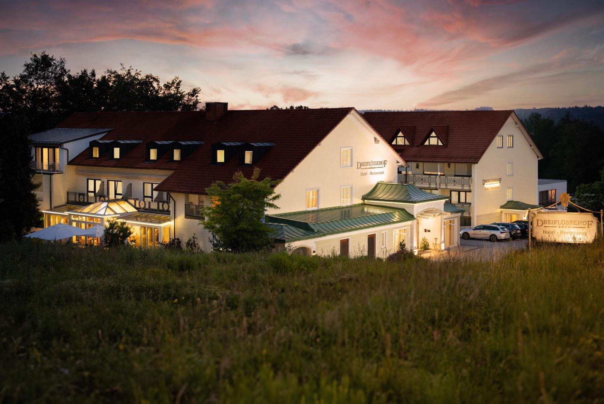 Hotel Dreifluessehof Passau Buitenkant foto